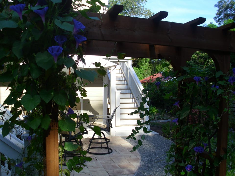 Private Entrance to Unit