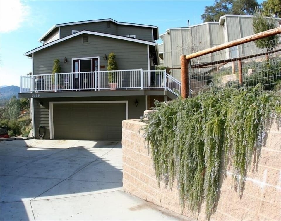 View of front of the house 