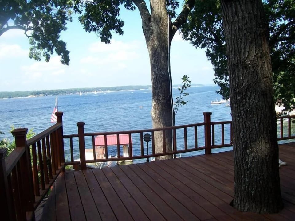 Lake View Right From Your Hot Tub