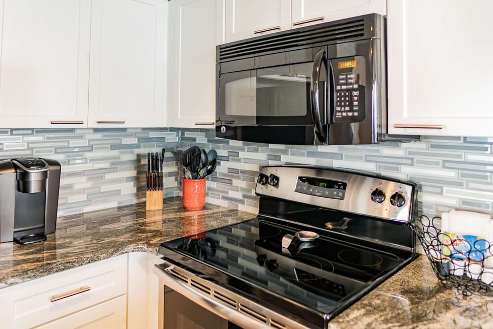 Nicely decorated, nice appliances, nice ambiance!