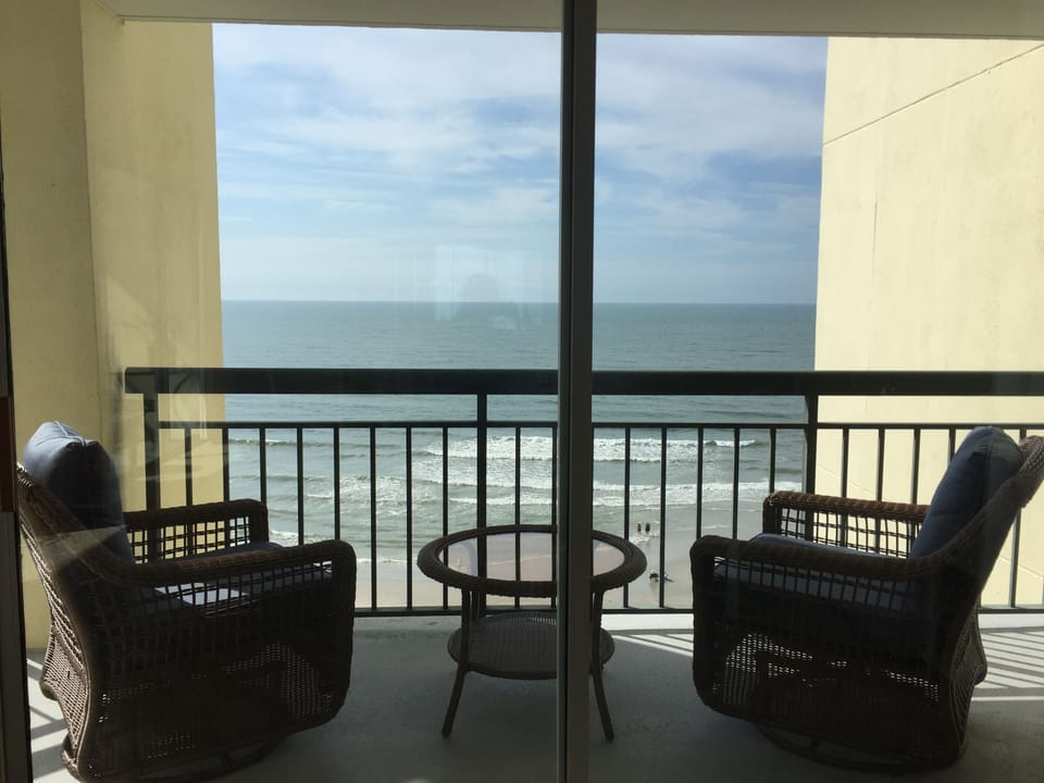 Ocean Front Balcony off the Family Living Area-Comfy Chairs!