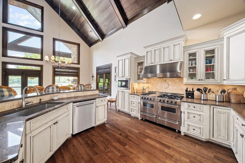 Double ovens, modern appliances and, of course, great lake views
