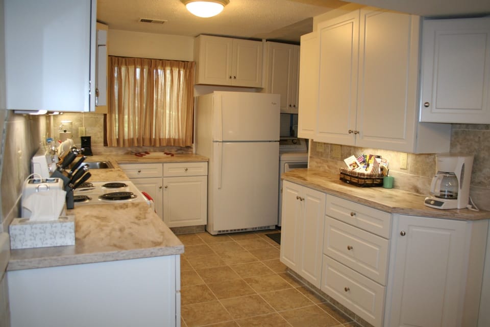 Beautiful newly renovated kitchen! Everything you need for a great vacation!
