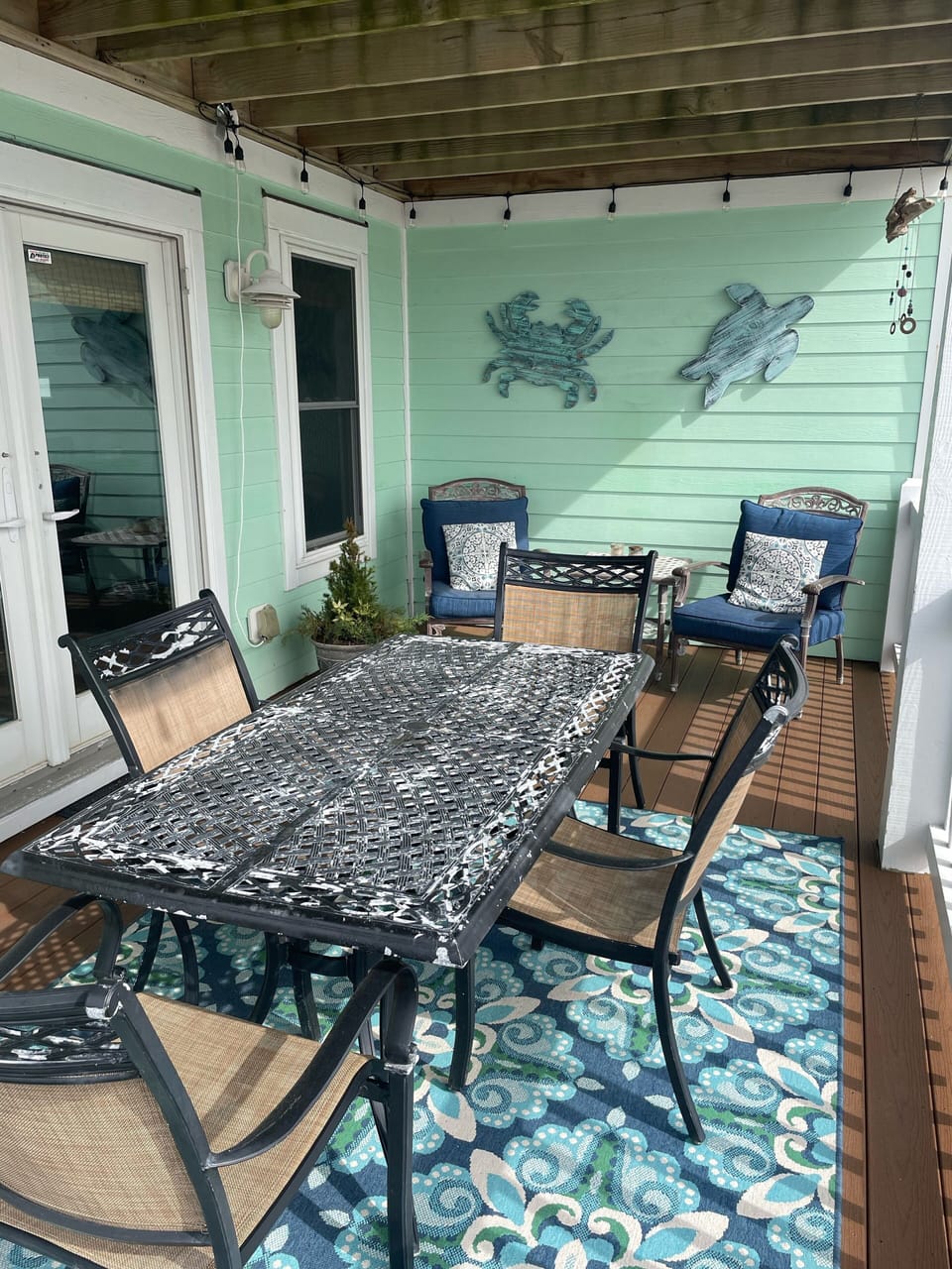 Main floor deck