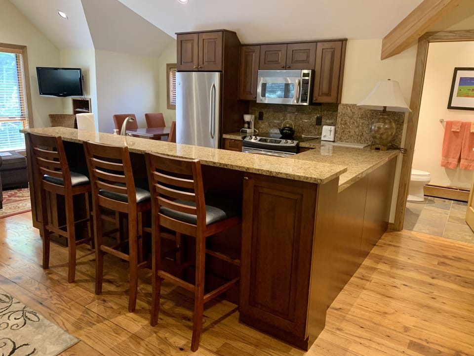 5 soft comfortable bar stools at kitchen counter/breakfast bar 
