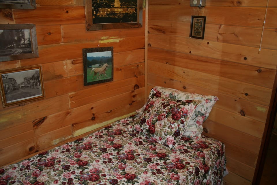 Rose Bedroom (twin)