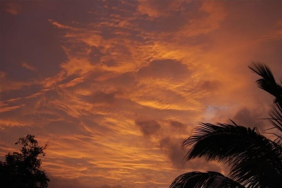 Another sunset to remember as are they all. Picture taken from the lanai. 