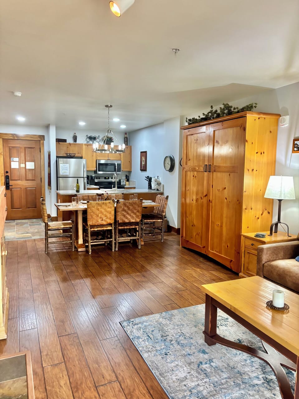 SS Appliances and MOUNTAIN MODERN remodel, Murphy up so you can use 800 sq ft