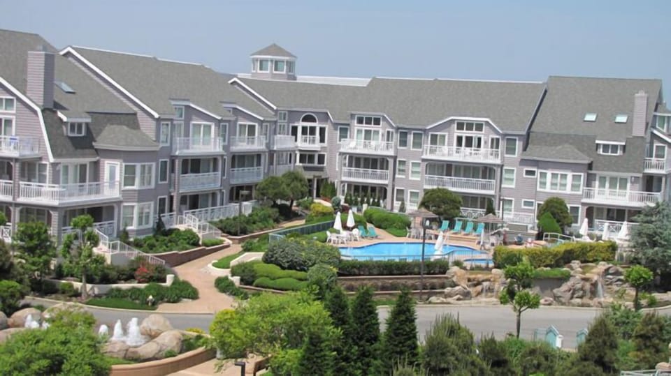 Gardens Building with outdoor pool