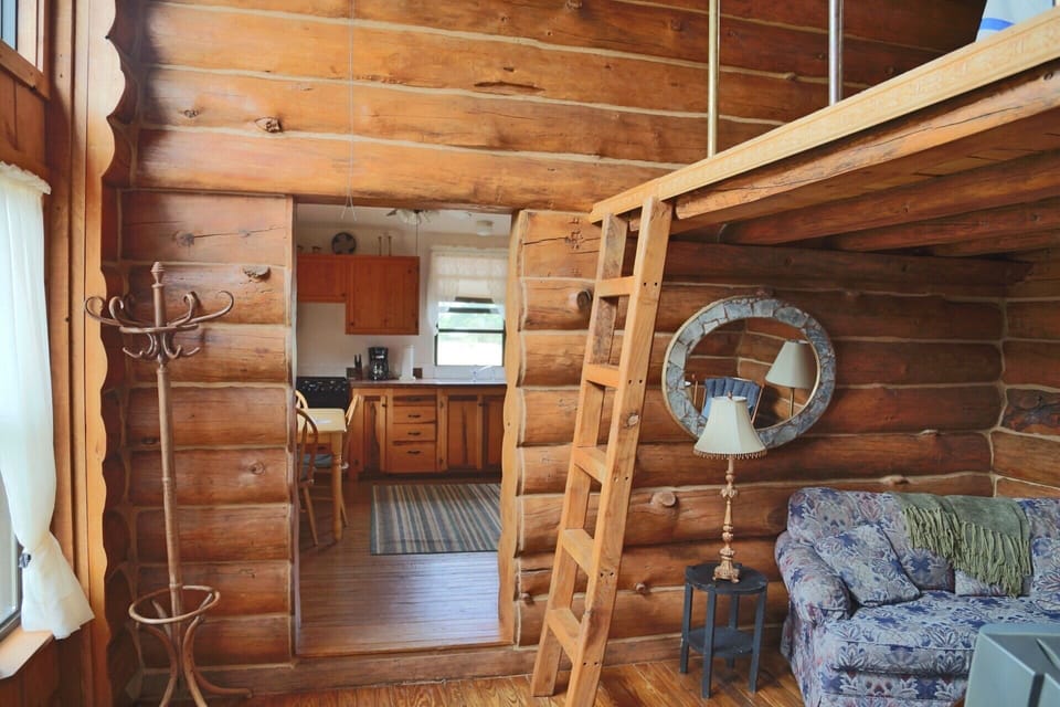 looking into kitchen

