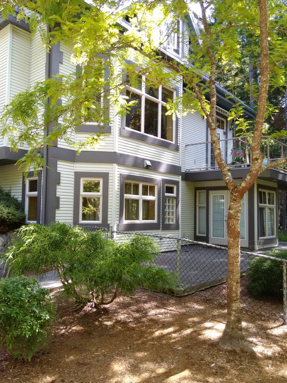 You'll have the whole bottom floor to yourself with a private entrance.