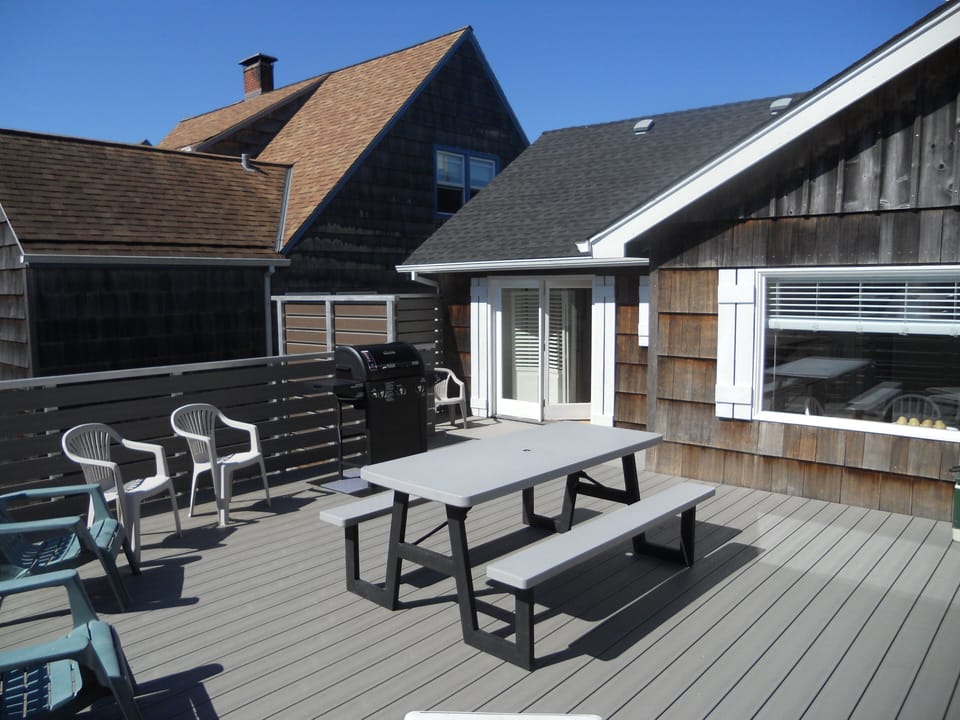  New 500 Square foot deck,facing East and South