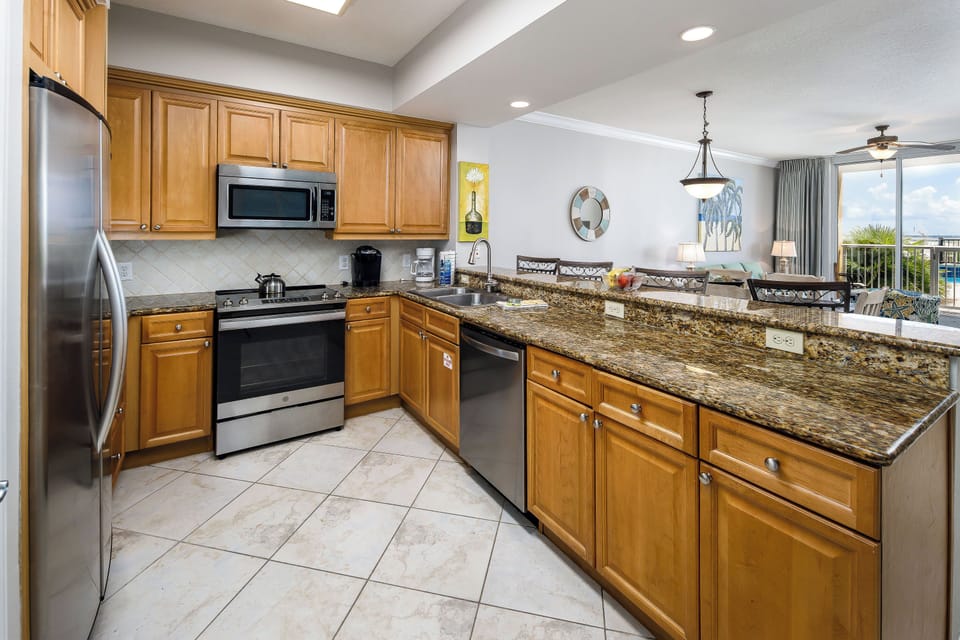 Full kitchen
