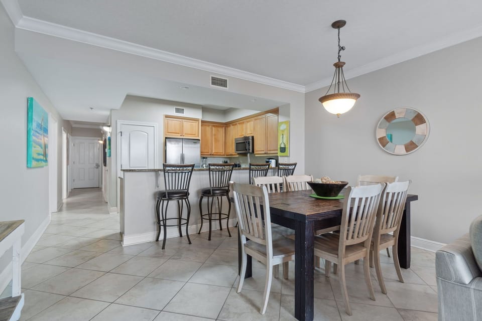 Dining area with added breakfast bar seating