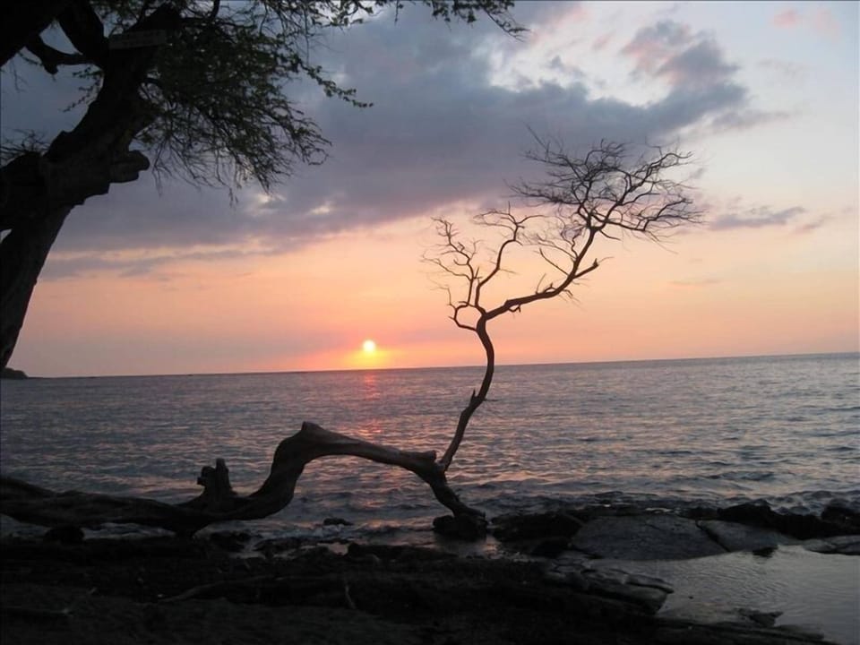 Incredible sunset view & snorkle at Waialea Beach mile 69 just 15 min drive away