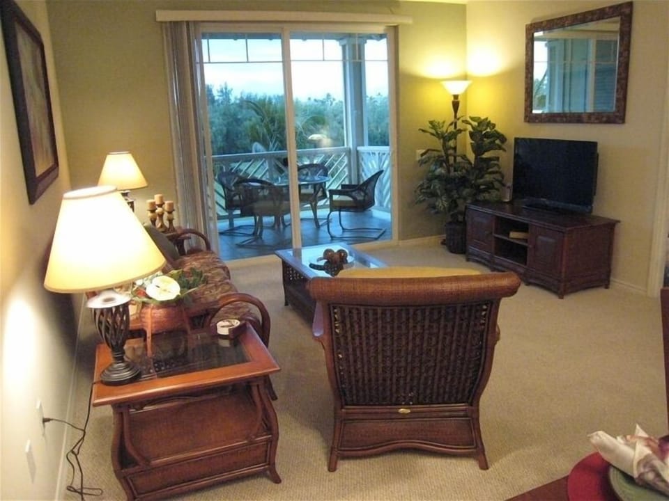 Living area includes 60" flat screen HDTV Smart TV.