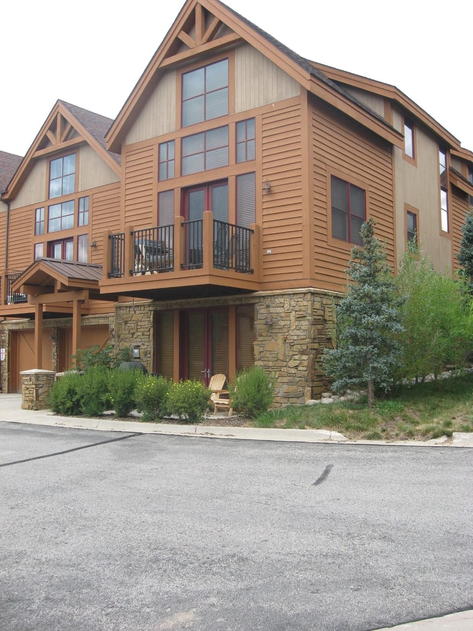 Antlers Gulch Exterior in Summer