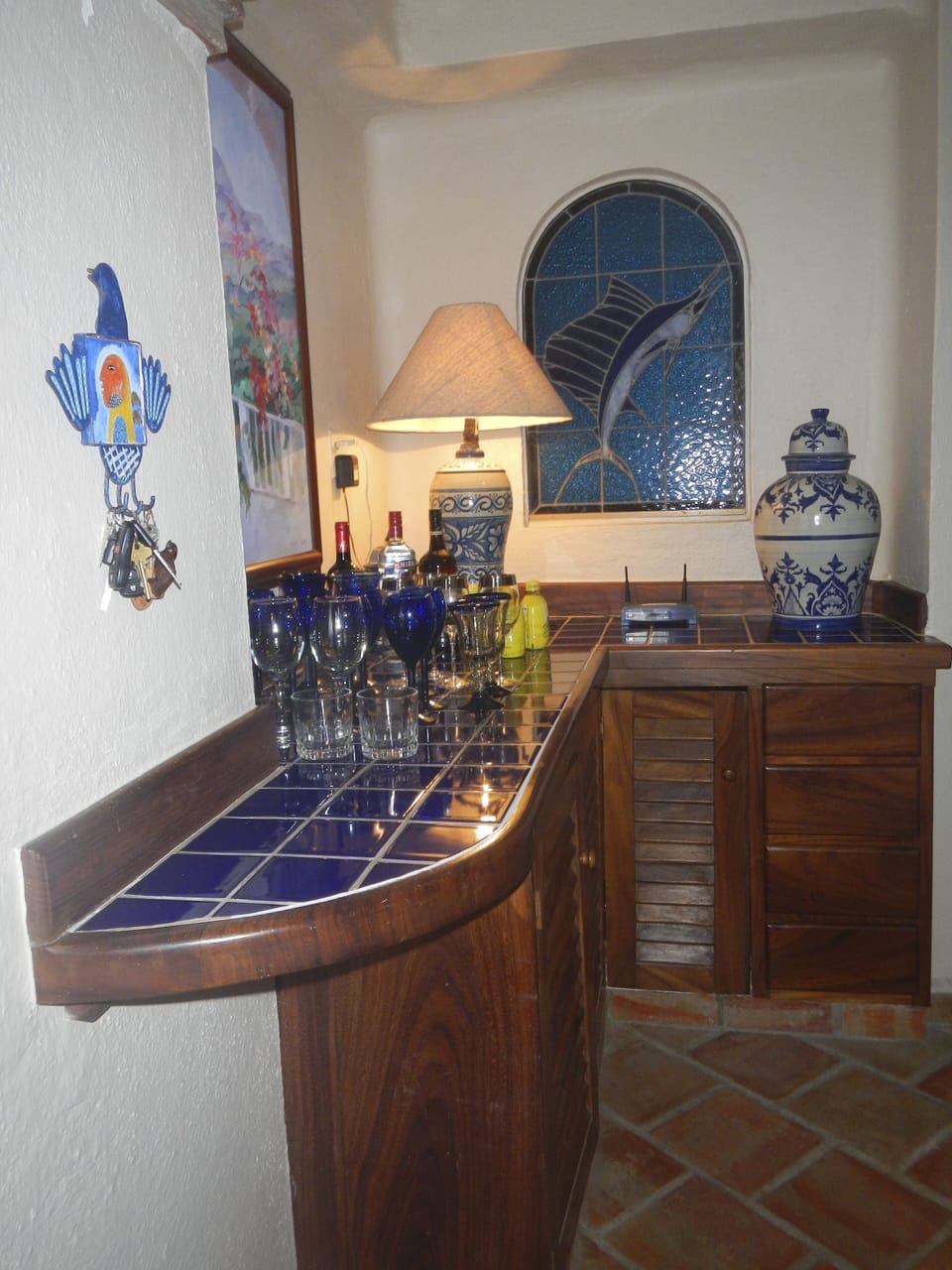 Alcove bar