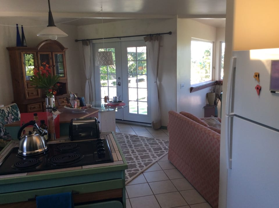 Franch door out to the Sun - Deck 200 sqft only for you 