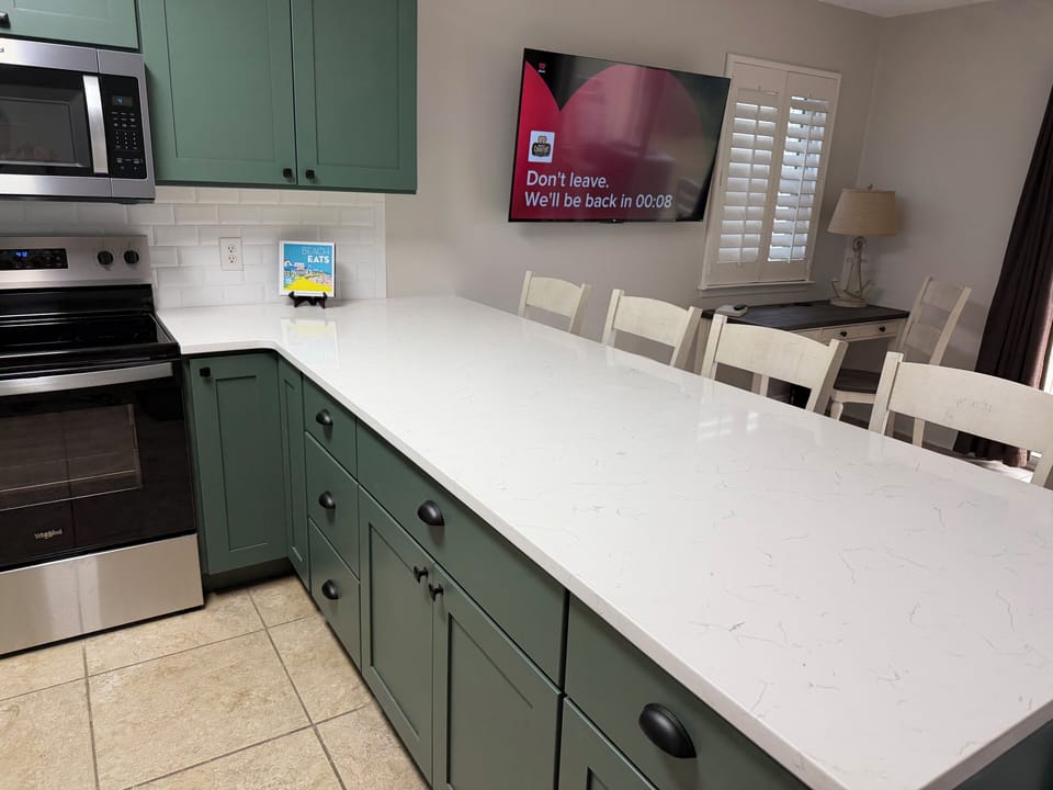 Kitchen eating area