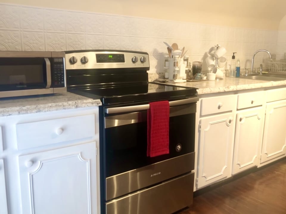 Kitchen - well equipped