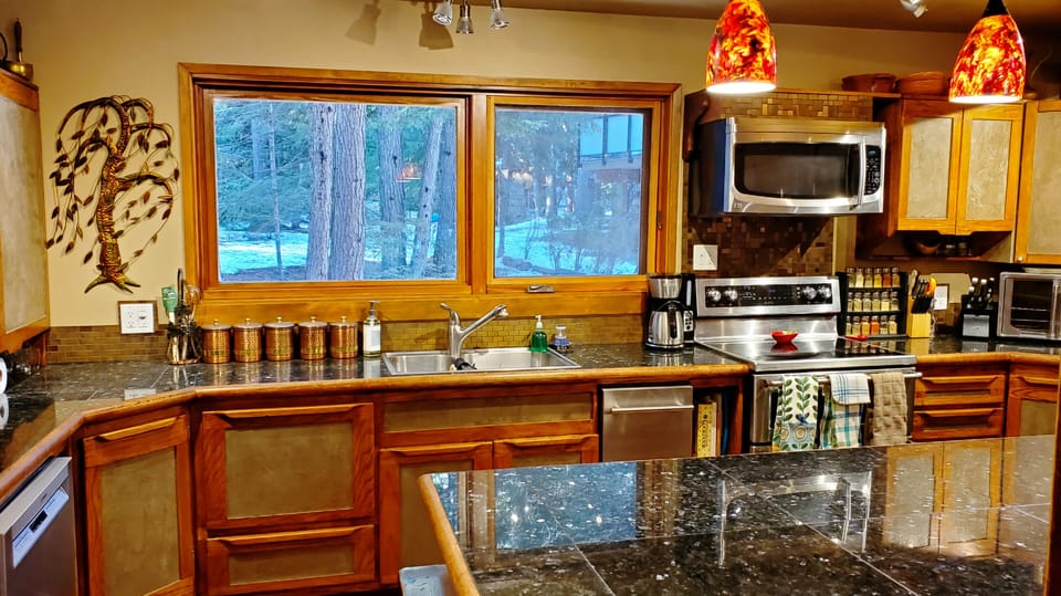 Lots of space for multiple cooks