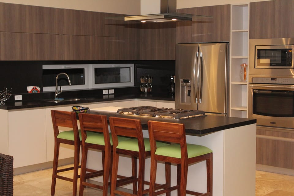 Fully equipped kitchen with room for many cooks.