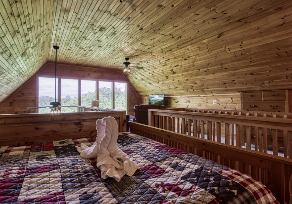 Smoky Mountain Chalet with a Hot Tub - "Black Bear Lodge" - Upper level bonus loft bedroom with king size bed