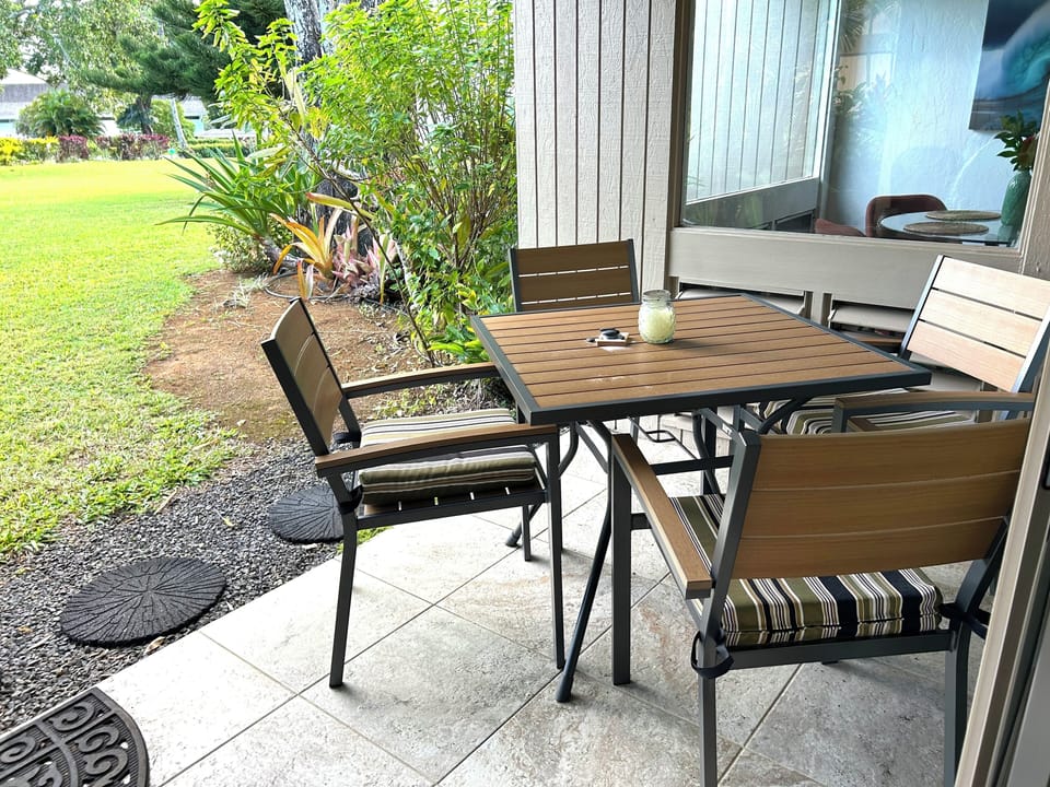 Outdoor dining
