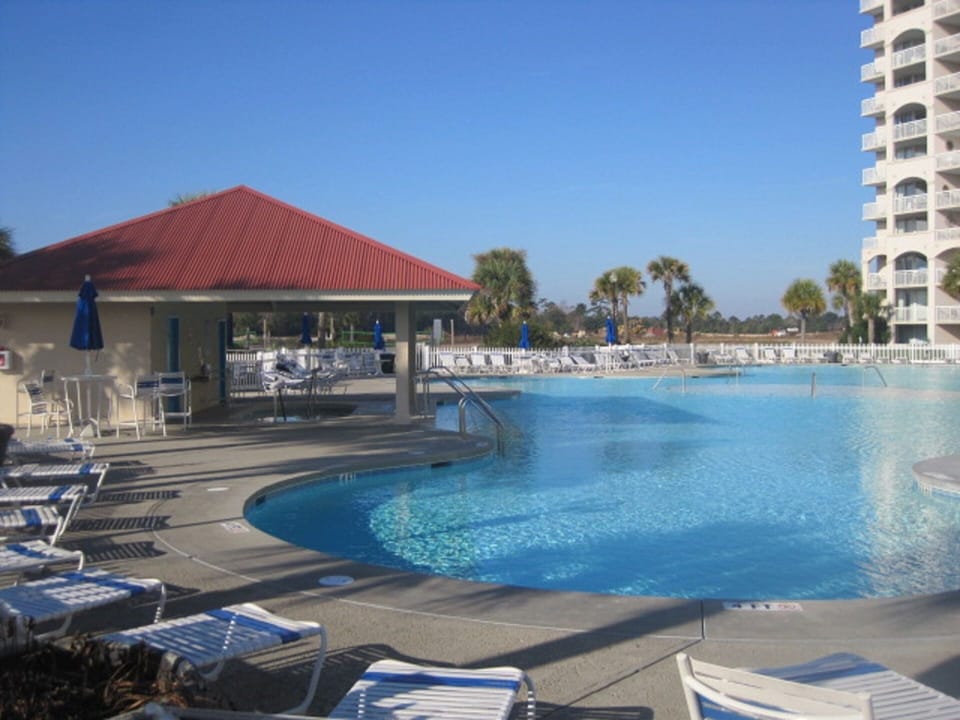 Enjoy the relaxing North Tower Pool Jacuzzi!
