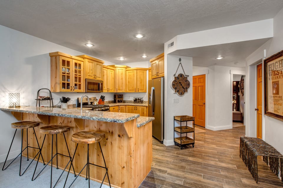 The Cozy Breakfast Bar │ Seats Three