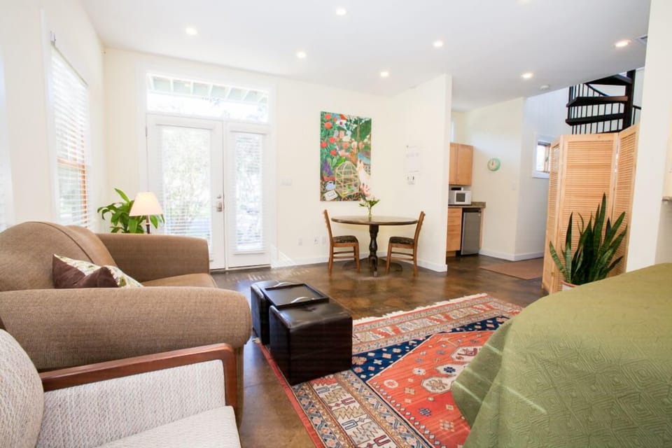 Downstairs sitting and dining area