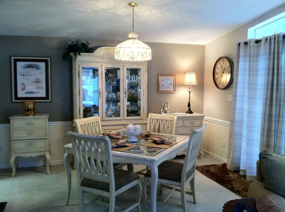 French Provincial Dining Set (seats 4)