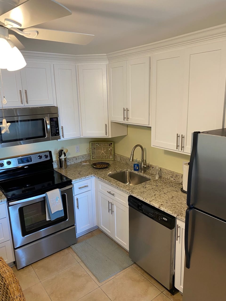 New cabinets and countertops! Stainless Steel Appliances
