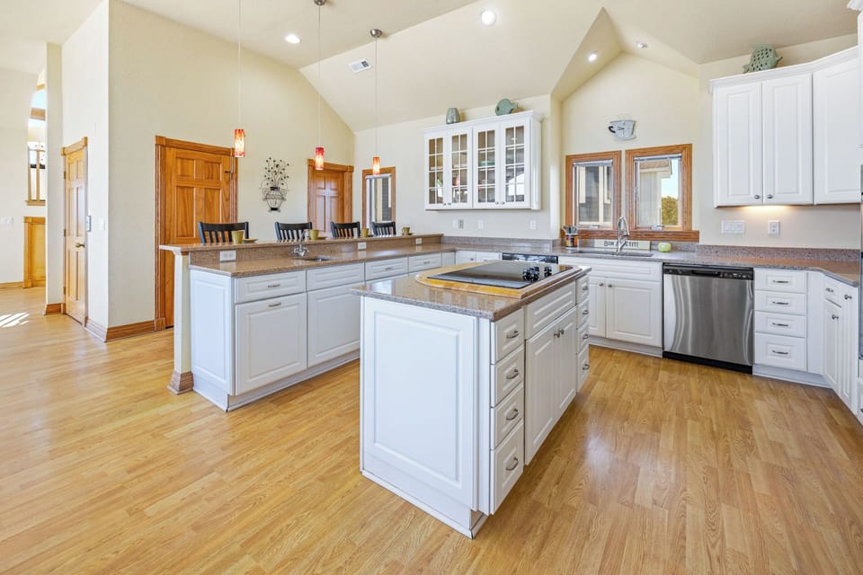 Surf or Sound Realty - 612 - Yellowfin - Kitchen -2