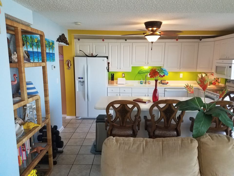 Full Kitchen!