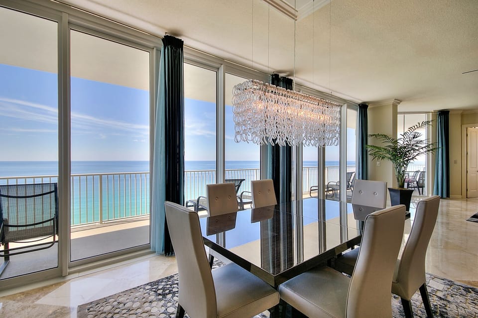 Dining area with seats for 6, perfect for entertaining.
