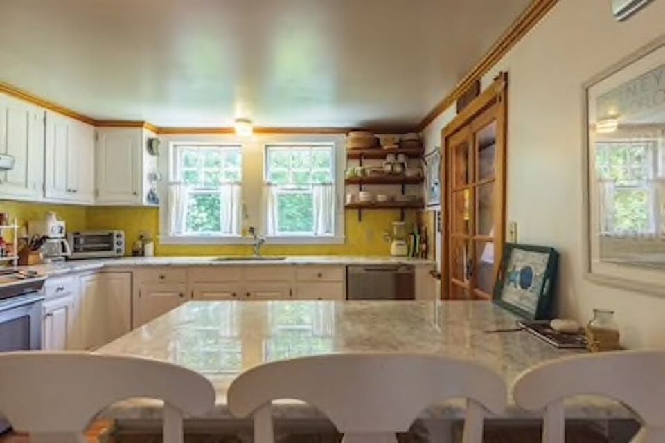 Kitchen with center island