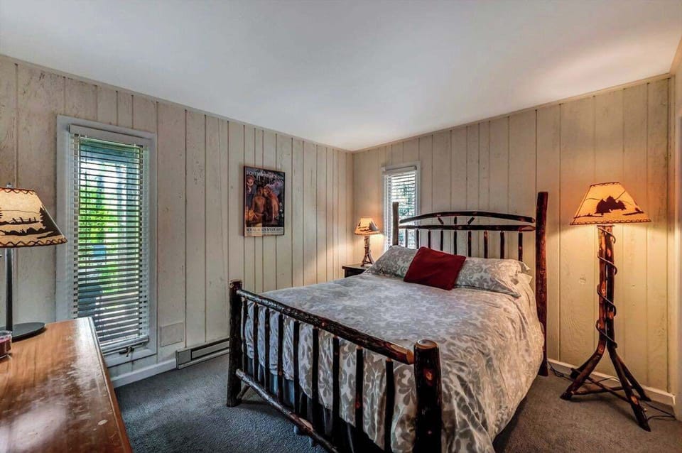 first floor bedroom (right)