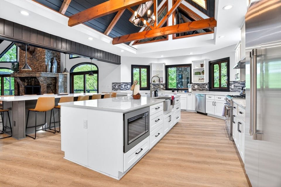 Brand New Luxury Kitchen with Upgraded Appliances- Open Concept