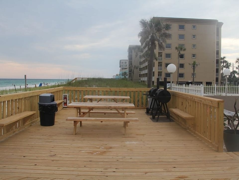 Beachside deck, picnic, and grill