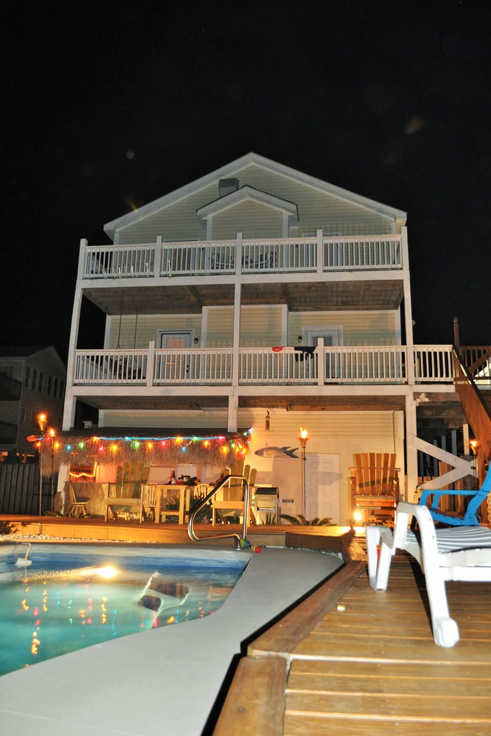 Tiki Bar and Pool 