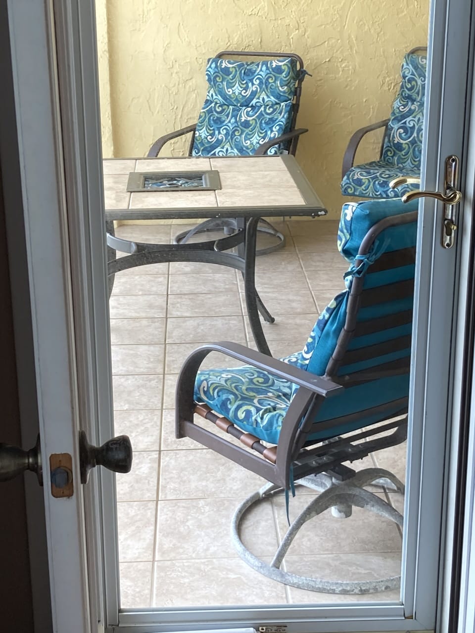 Balcony from master bedroom.
Table and 4 chairs.