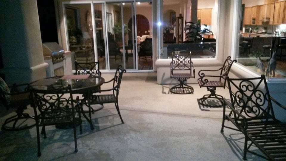 Outdoor dining