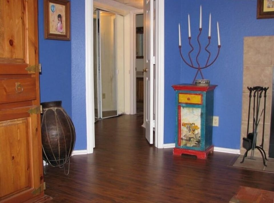 Decorated w/interesting Old Mexico artwork: DeGrazia,original southwestern works