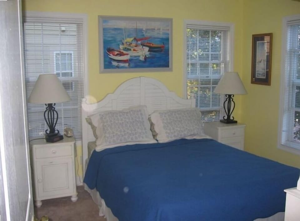 Upstairs bedroom with Queen bed and full bath attached