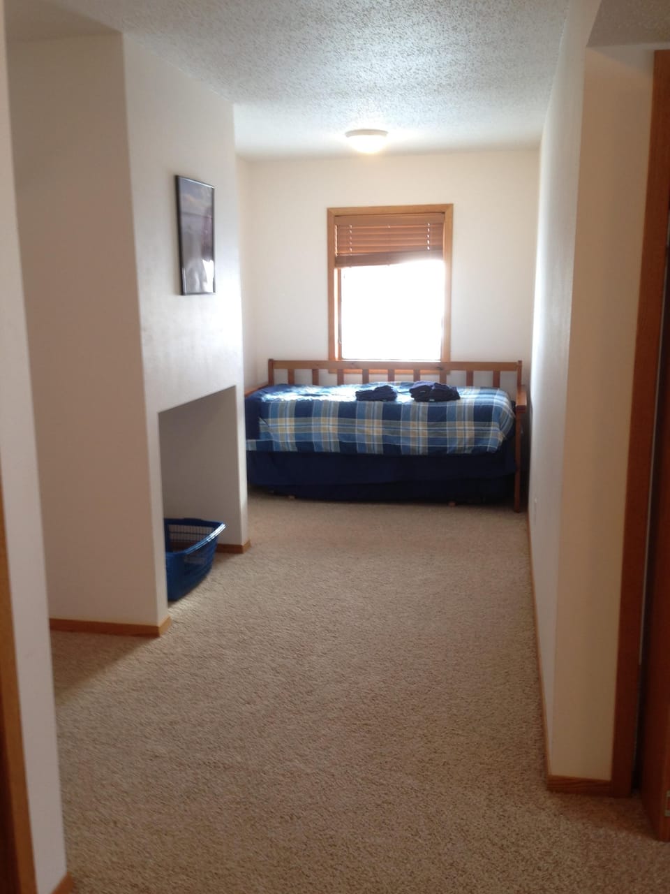 loft bedroom, trundle bed
