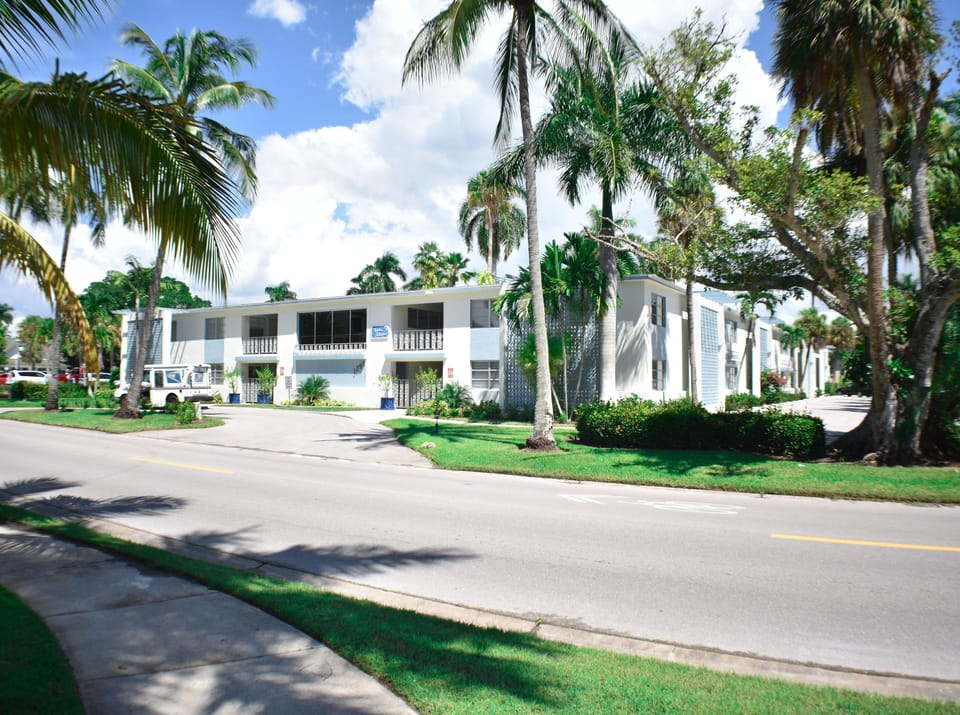 Gulf Shore Blvd. South