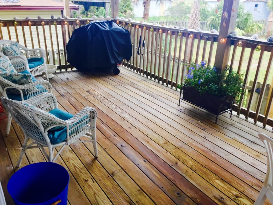  Great Patio with gas grill 