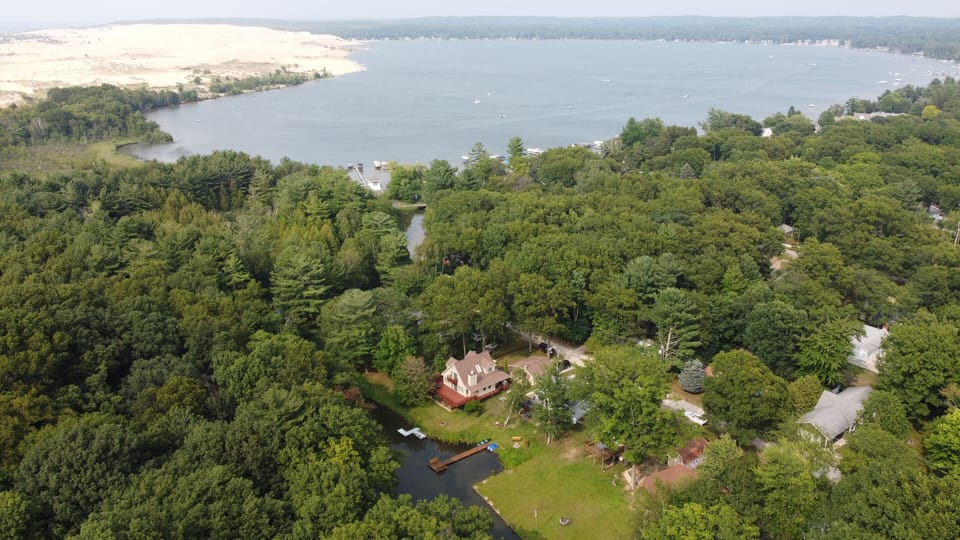 Only 6 houses in from Silver Lake!